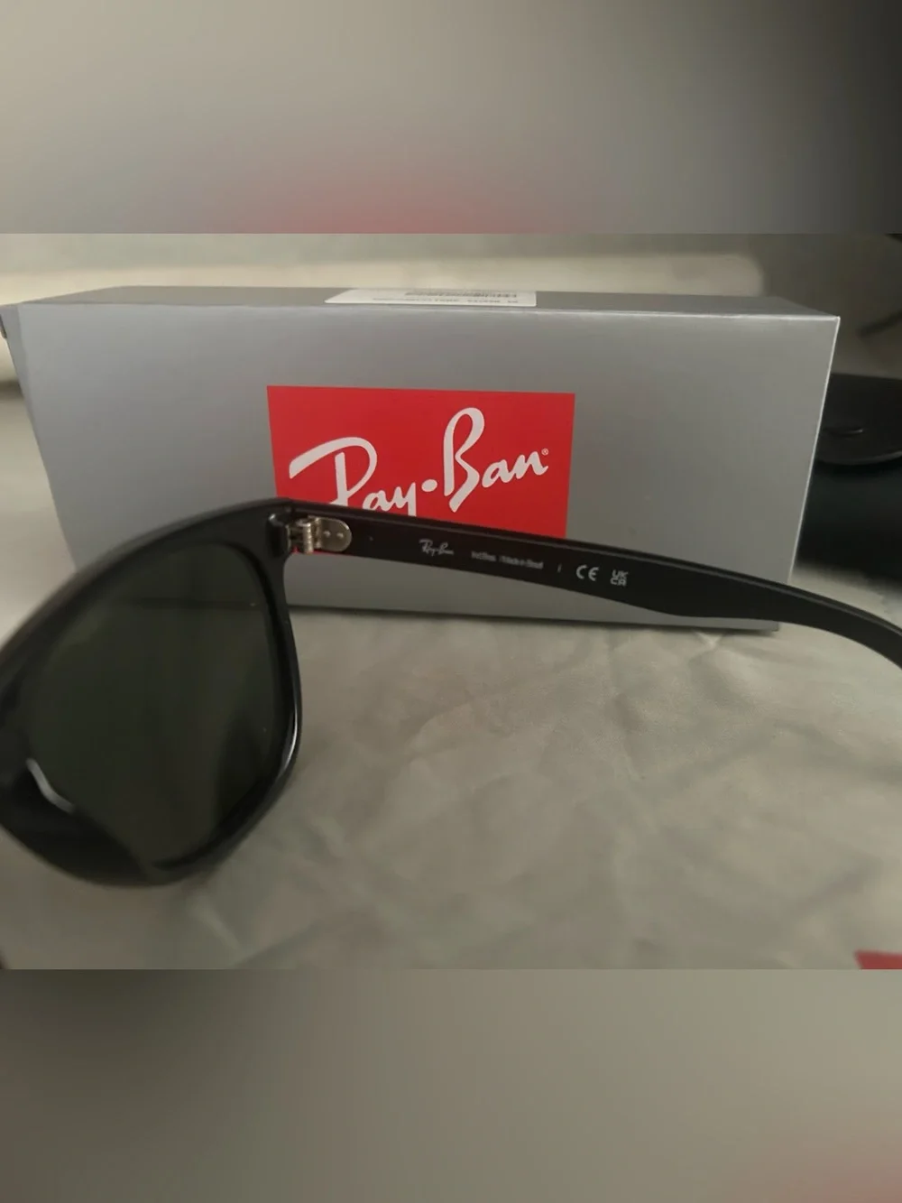 Ray-Ban Wayfarer Sunglasses - Black